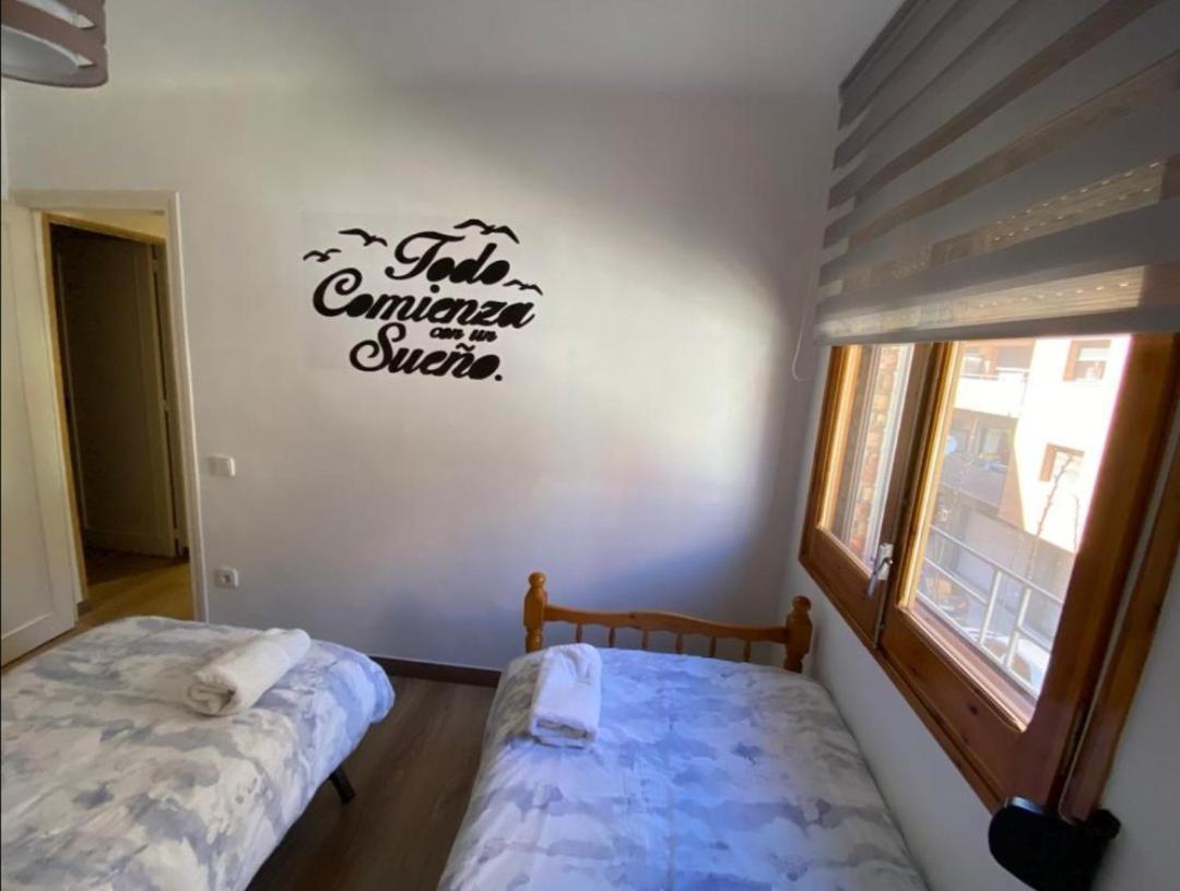 Sant Jordi 2 Apartment Tremp Exterior photo